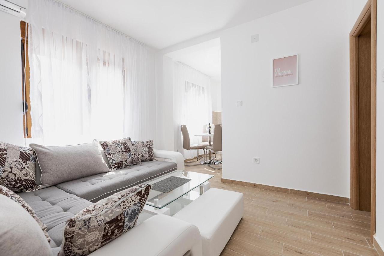 Muo Sea Front Apartments Kotor Buitenkant foto