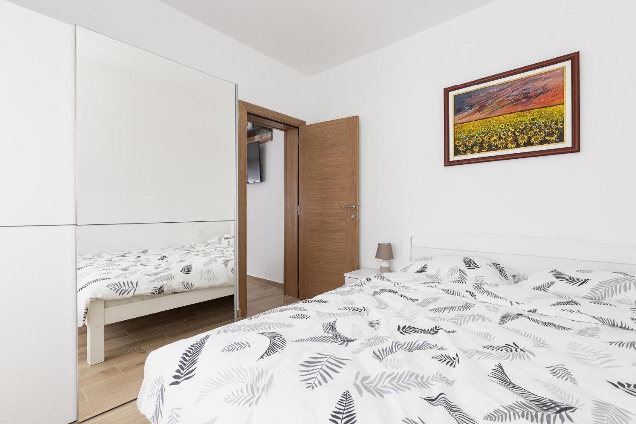 Muo Sea Front Apartments Kotor Buitenkant foto