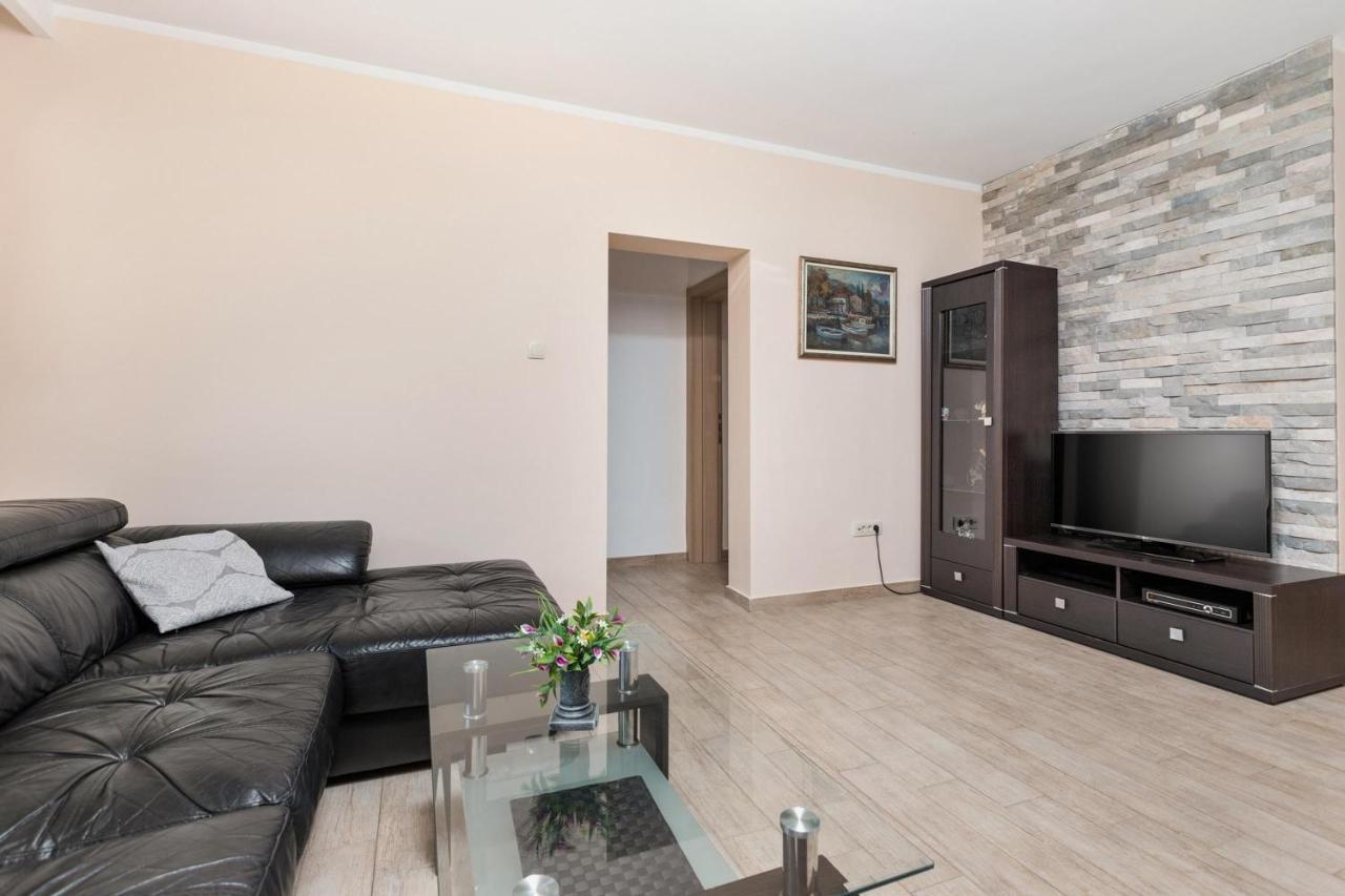 Muo Sea Front Apartments Kotor Buitenkant foto